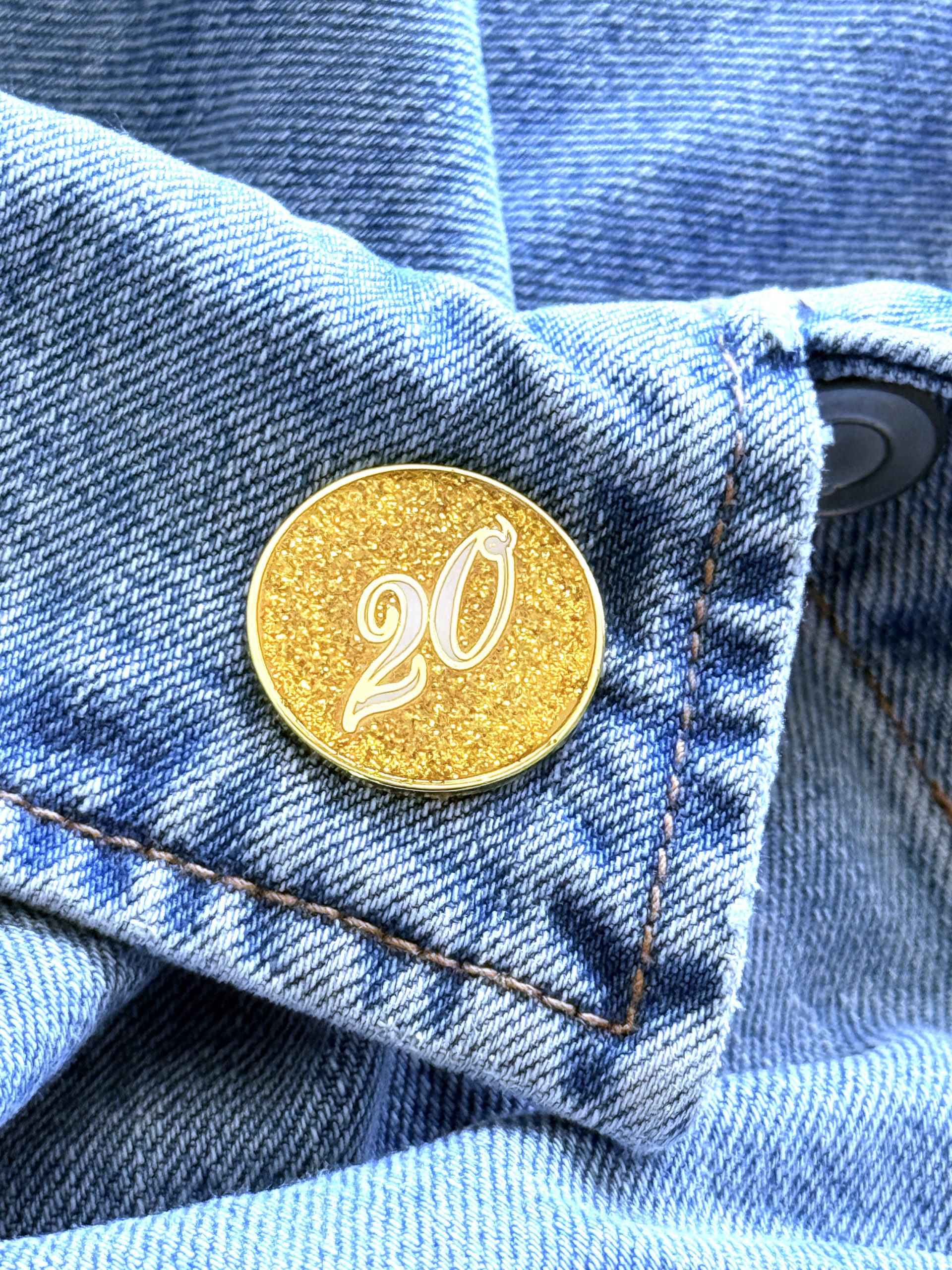 New exclusive added: Yesterdays — Ballroom 20 Glitter Pin